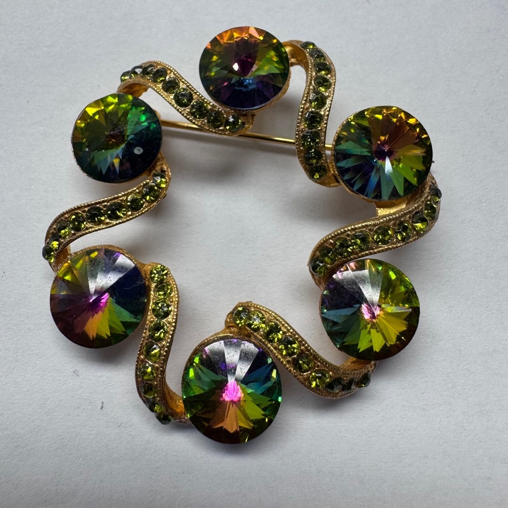 Sparkling Auroraβ Borealis Crystal Wreath Brooch Pin Gold Tone Textured